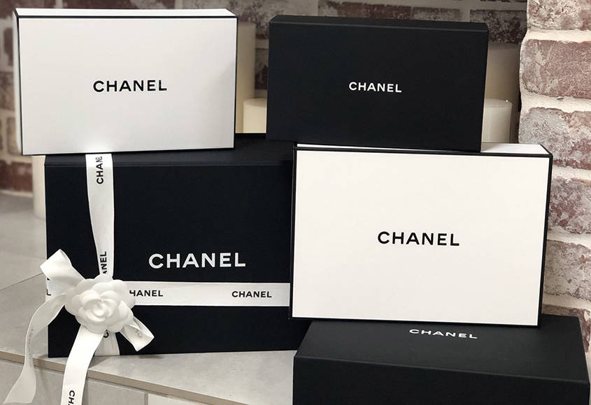 Chanel: caixa branca ou preta?